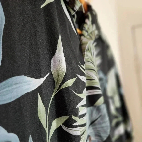 Panttana Mens Hawaiian Shirt Medium Cotton Button Up Floral Black Island Palm - Picture 7 of 10